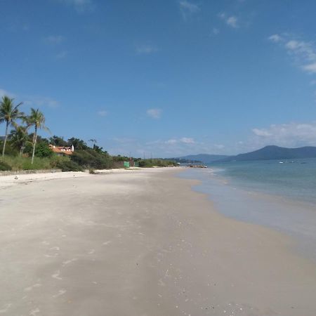 Apto Na Praia De 1 Dormitorio Com Vista Pro Mar A Poucos Passos Da Areia Apartamento Florianópolis Exterior foto