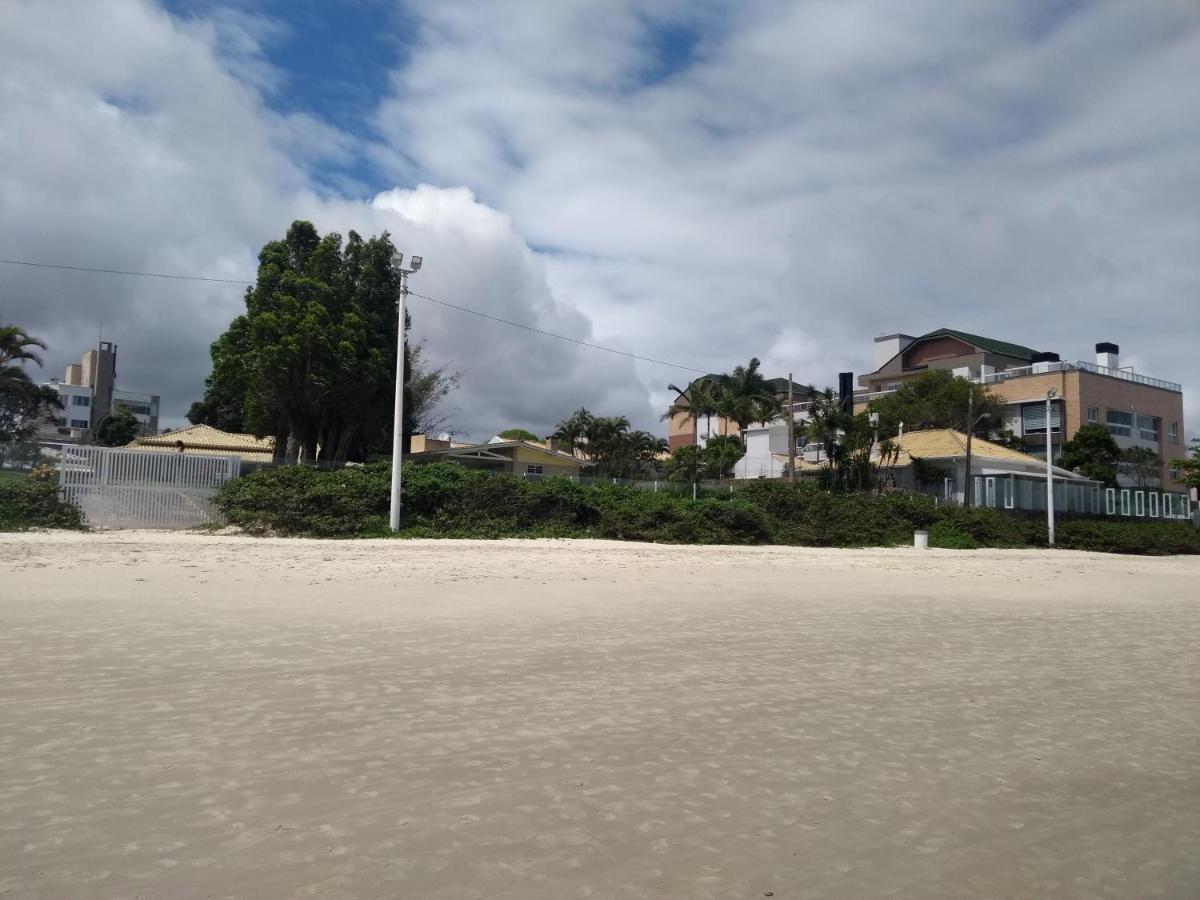 Apto Na Praia De 1 Dormitorio Com Vista Pro Mar A Poucos Passos Da Areia Apartamento Florianópolis Exterior foto