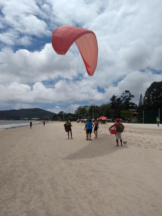 Apto Na Praia De 1 Dormitorio Com Vista Pro Mar A Poucos Passos Da Areia Apartamento Florianópolis Exterior foto