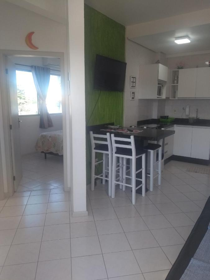 Apto Na Praia De 1 Dormitorio Com Vista Pro Mar A Poucos Passos Da Areia Apartamento Florianópolis Exterior foto