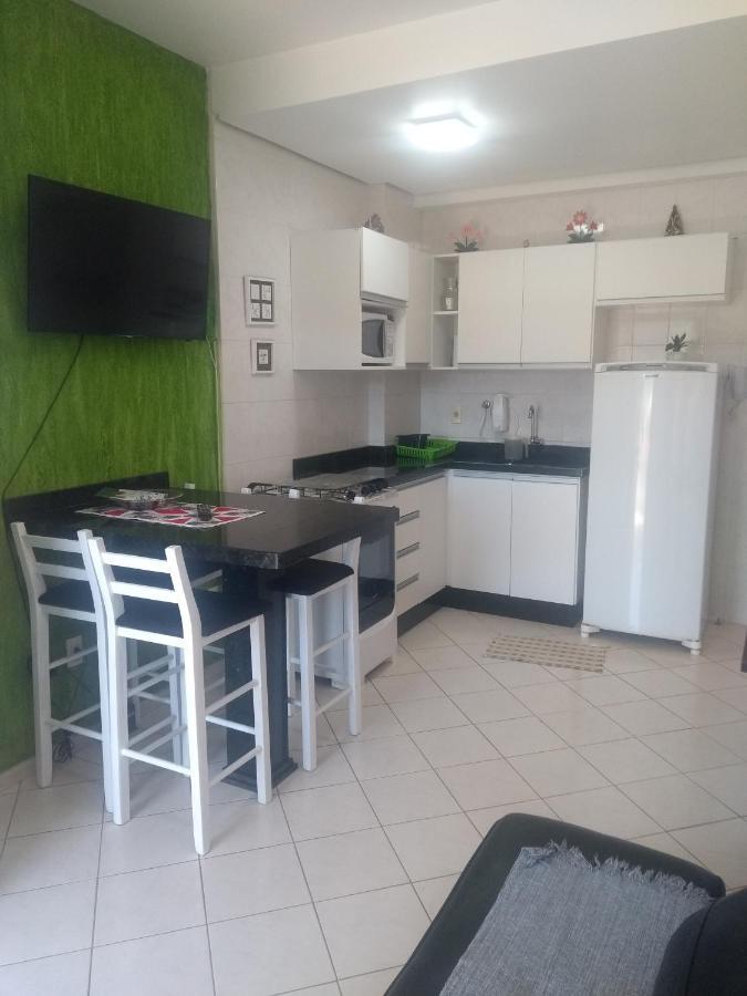 Apto Na Praia De 1 Dormitorio Com Vista Pro Mar A Poucos Passos Da Areia Apartamento Florianópolis Exterior foto