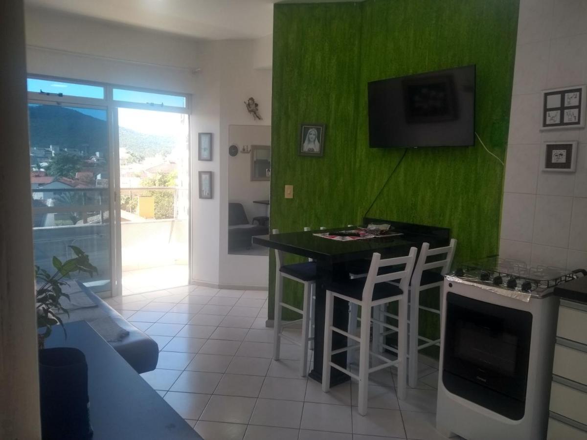 Apto Na Praia De 1 Dormitorio Com Vista Pro Mar A Poucos Passos Da Areia Apartamento Florianópolis Exterior foto